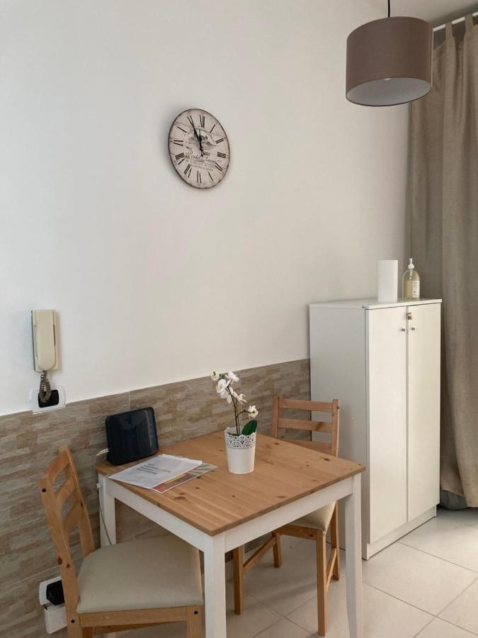 ホテルLa Casa Di Flo ナポリ エクステリア 写真