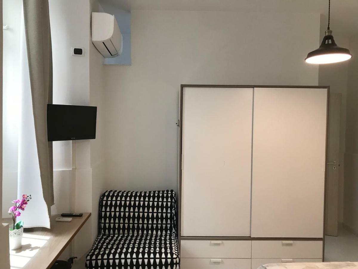 ホテルLa Casa Di Flo ナポリ エクステリア 写真