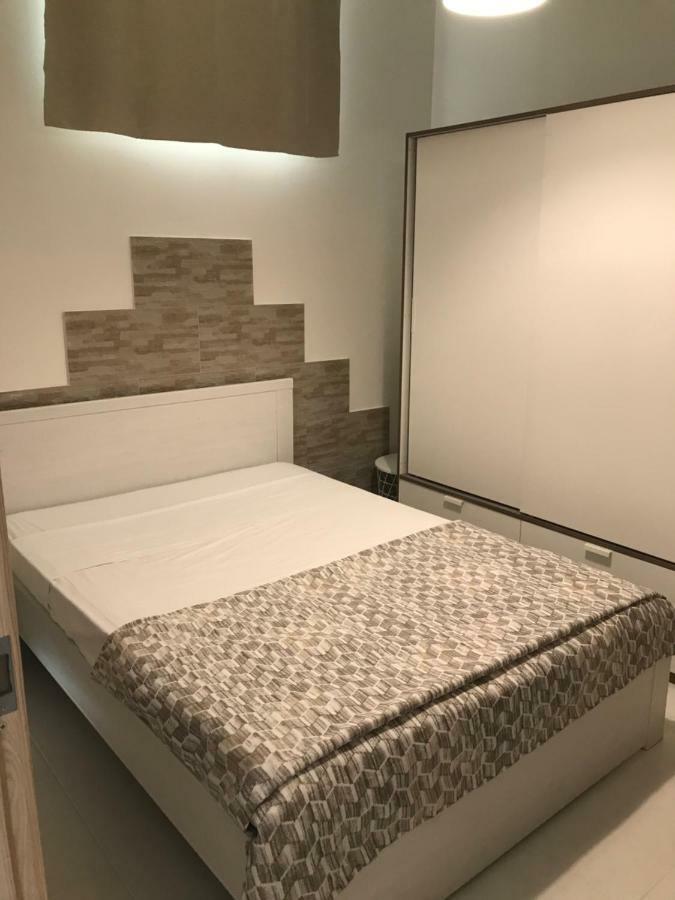 ホテルLa Casa Di Flo ナポリ エクステリア 写真